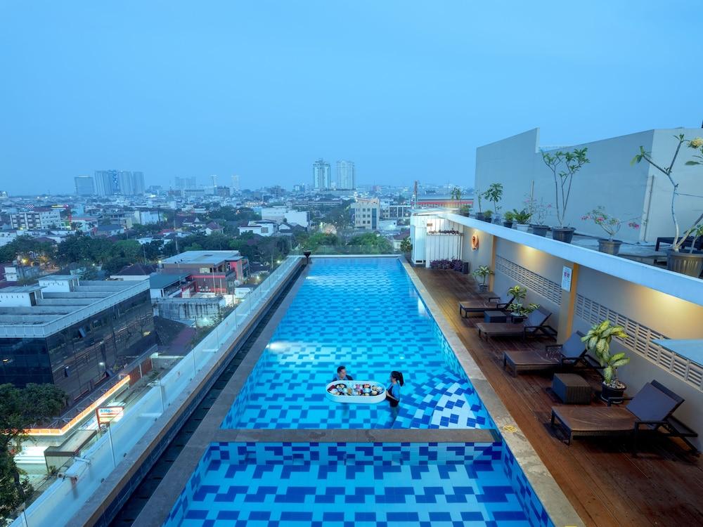 Swiss-Belinn Gajah Mada Medan Exterior foto